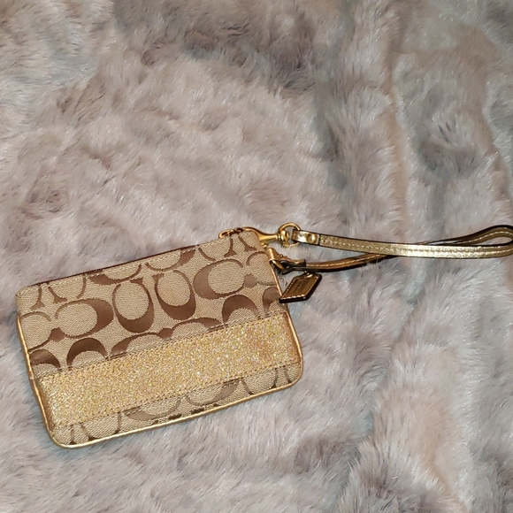 Coach Handbags - Coach wristlet